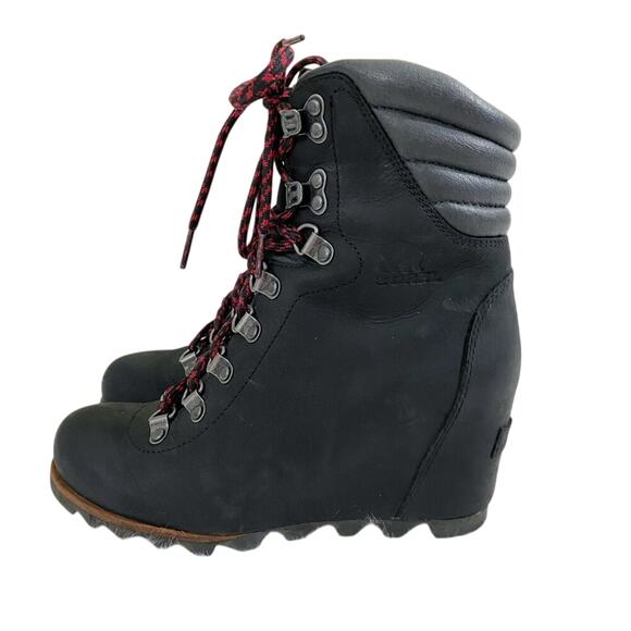 Sorel Black Oiled Leather Conquest Wedge Boots Lace Up Round Toe Women's Size 7 - Picture 3 of 11